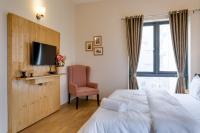 Cozy 2BHK Apartment with highspeed WiFi and private kitchen near Golf Course Road, Gurgaon - B&B Gurugram