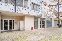 Lisboa, Cidade, Elegant Apartment with Air Cond, Free WIFI and Near Metro, by IG - B&B