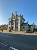 B&B Kinghorn - Kinghorn Town Hall - Bed and Breakfast Kinghorn