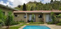 Veki's Town Lodge Apartments - Bed and Breakfast Mbabane