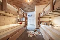 Two-Bedroom Apartment with Mountain View