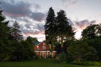 South Court Inn - Bed and Breakfast