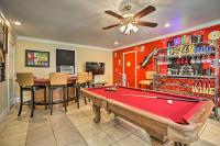 B&B New Orleans - Major Manor New Orleans Home with Pool and Game Room - Bed and Breakfast New Orleans