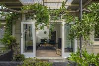 U Studios Masterton - Bed and Breakfast