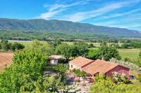 B&B Céreste - Villa piscine face au grand luberon Cereste - Bed and Breakfast Céreste