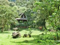 Mindo Eco Chalet con Rio y Cascada - B&B