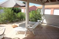 Belle villa climatisée avec 2 chambres, terrasse en angle, parking privatif dans résidence sécurisée piscine commune 800 m de la mer LRCS151 - Chambres d'hôtes Portiragnes