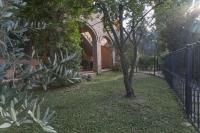 Apartment with Garden