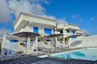 Appartamento con 2 Camere da Letto e Vista Piscina