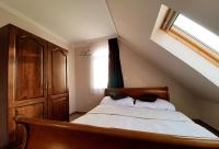 Deluxe Room (2 Adults + 1 Child)
