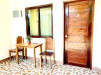 Two Season Tourist Inn - Bed and Breakfast