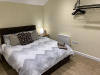 B&B Didcot - Southernwood - Garden Lodge 12 - Bed and Breakfast Didcot