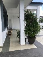 REBECS 12Pax@TebrauCity/Ikea/Toppen/Aeon - Ferienwohnung