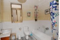 Apartment mit Balkon