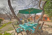 B&B Patagonia - Casa Paloma 1 - Artsy Studio with Hot Tub Access! - Bed and Breakfast Patagonia