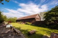 B&B Hardham - The Timber Barn South Downs West Sussex Sleeps 18 - Bed and Breakfast Hardham
