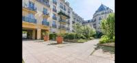 Disney, sunny comfortable 2 bedrooms family apartment, 8 pers, wifi, NETFLIX - Chambres d'hôtes Chessy