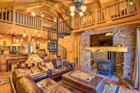 B&B Loma Linda - Luxury Mountain Cabin with Furnished Deck and Views! - Bed and Breakfast Loma Linda