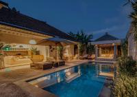 Villa Bloom 5 close to the beach private pool 3 bedrooms 3 bathrooms - B&B Seminyak