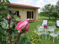 Casa con piscina campo da tennis vicino al mare e alle Cinque Terre - Chambres d'hôtes Ameglia