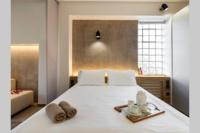 Central and modern flat by the river - Bed and Breakfast