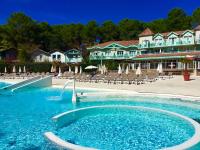 Lumineux, vue piscine, face au Golf, Lacanau Ocean - Chambres d'hôtes Lacanau