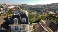 Sally Villa Homestay - Bed and Breakfast