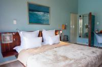 Chambre Double ou Lits Jumeaux - Vue sur Piscine