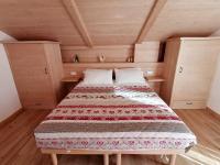 Deluxe Double or Twin Room with Mountain View