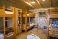 Dormitorio Misto con 8 Letti