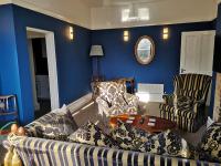 2 Bedroom Apartment at Kent Escapes Short Lets & Serviced Accommodation Kent, Bouverie Escape Folkestone with Wifi - B&B