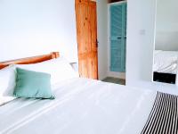 Doppelzimmer mit Balkon und Meerblick