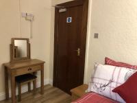 Budget Double Room with Ensuite Bathroom