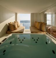 Senior Suite with Hot Tub and Caldera View