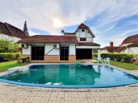 Melaka Afamosa Villa with Private Pool for 10 pax - B&B Kampong Alor Gajah