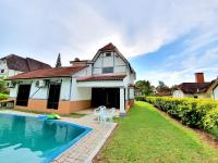 Melaka Afamosa Villa with Private Pool for 10 pax - B&B Kampong Alor Gajah