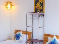 Zweibettzimmer mit Balkon