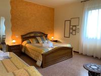Double or Twin Room with Terrace