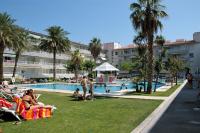 Apartment with Pool View