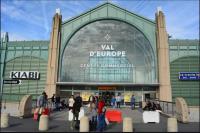 15 min walk to DisneylandParis, 5 min walk to Val d'Europe Mall and train RER A, Monyhome apartment for 4 persons - Chambres d'hôtes Chessy