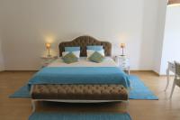 Deluxe Suite with Spa Bath