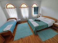Dreibettzimmer