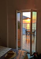 Camera Matrimoniale Deluxe con Balcone e Vista Mare