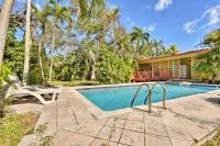 B&B Miami - Quaint Central Miami Bungalow 10 Mi to Mid-Beach! - Bed and Breakfast Miami