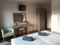Zweibettzimmer mit Balkon
