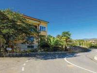 Apartment Kumicic - 3 Bedrooms - B&B