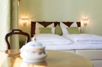 Apartment with Garden View