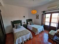 Camera Familiare (2 Adulti + 2 Bambini fino a 18 Anni)