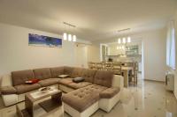 Luxury Villa Olivia with pool , 200m from the beach - B&B