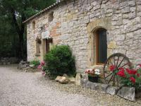 Three-Bedroom Coutry House